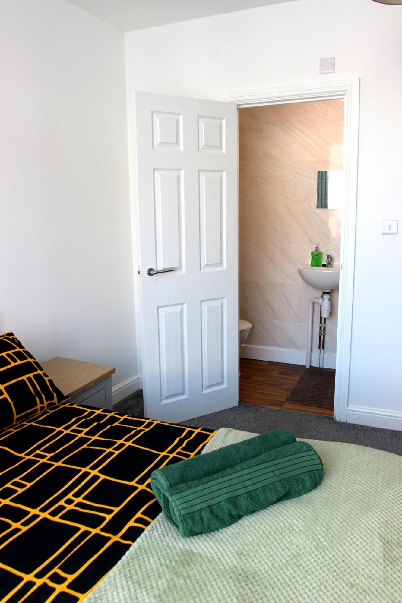 House Share With Few Ensuite Rooms Near Southmead Bristol Buitenkant foto